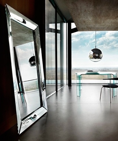 Espejo Caadre diseño de Philippe Starck - Arquitectura de Calle